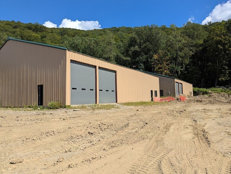 52 Route 9, Fishkill, NY à louer - Photo du bâtiment - Image 2 de 3