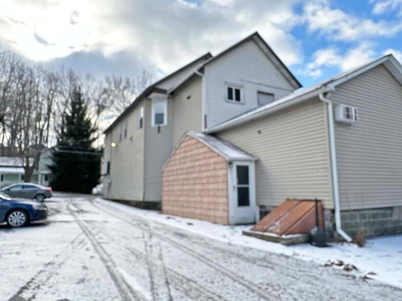 129 Pike St, Carbondale, PA for sale - Building Photo - Image 3 of 25