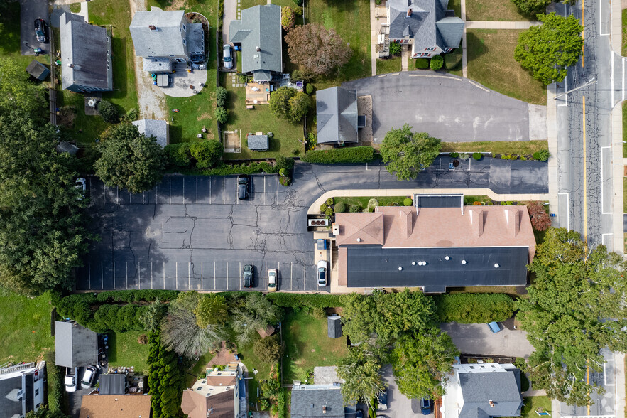 138 Main St, South Kingstown, RI for lease - Aerial - Image 3 of 10