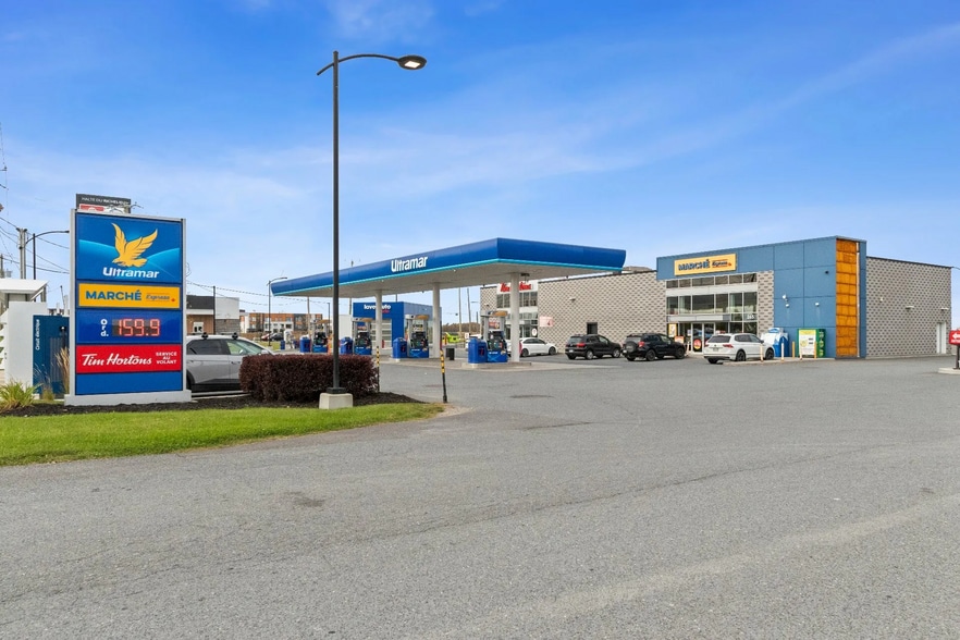 265 Rue De L'industrie, Beloeil, QC for sale - Primary Photo - Image 1 of 6