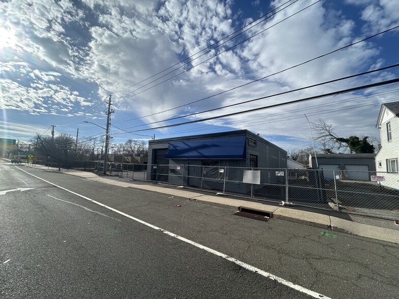 1114 Route 110, Farmingdale, NY for lease - Building Photo - Image 3 of 9