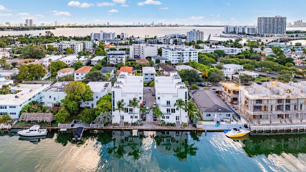 1975-1985 Calais Dr, Miami Beach, FL à vendre - Photo du bâtiment - Image 2 de 35