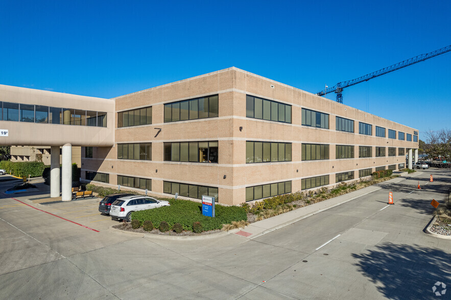 9 Medical Pky, Farmers Branch, TX for lease - Building Photo - Image 1 of 5