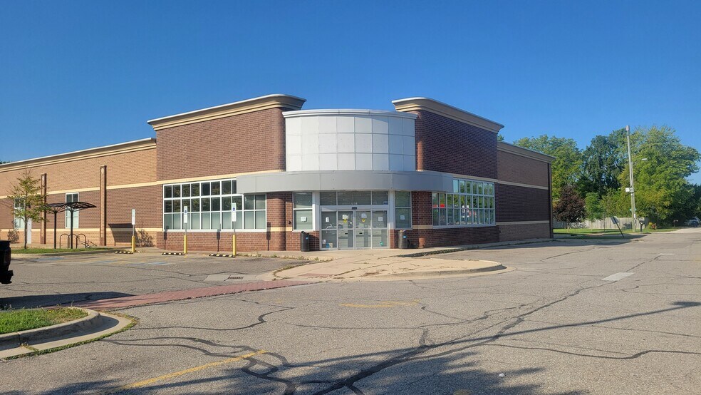 2980 Packard Rd, Ann Arbor, MI à louer - Photo du bâtiment - Image 1 de 10