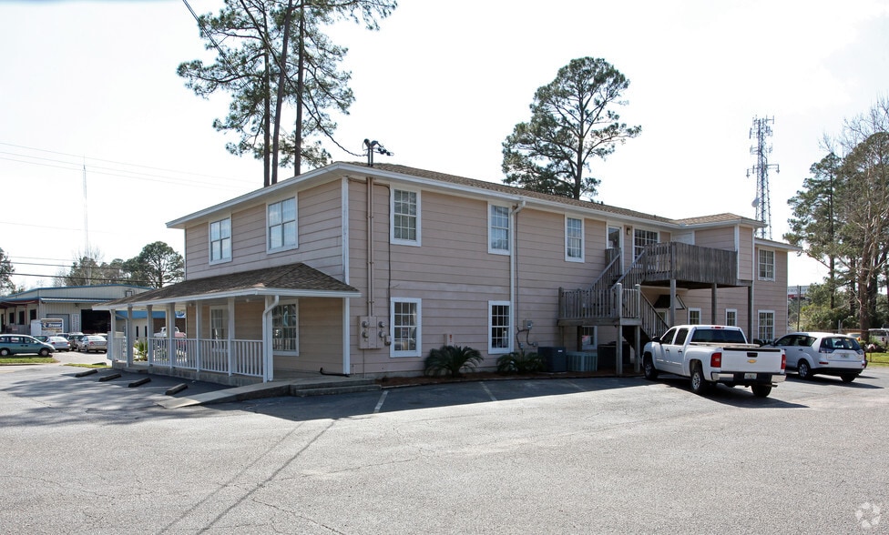 218 Green Acres Rd, Fort Walton Beach, FL for lease - Building Photo - Image 2 of 2