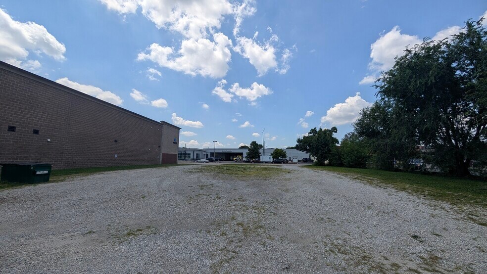 2311 N Meridian St, Indianapolis, IN à vendre - Photo du bâtiment - Image 3 de 3