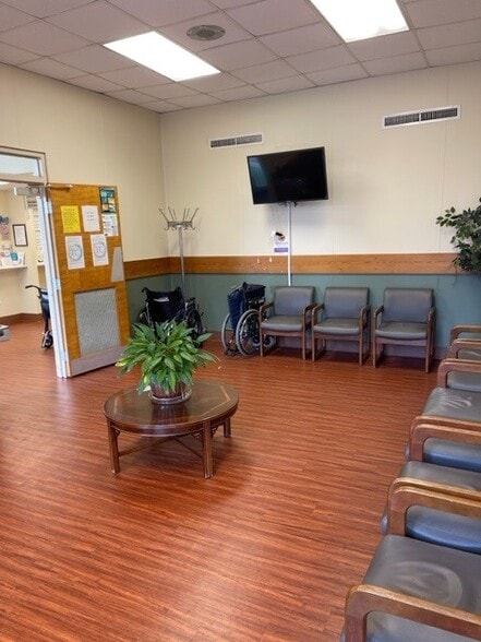 701 Bluebird Blvd, Fort Valley, GA for sale - Interior Photo - Image 3 of 8