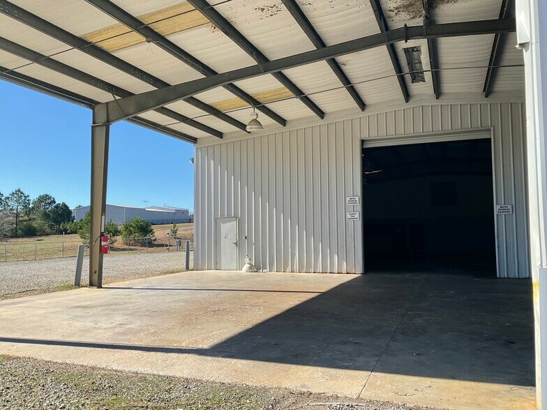 211 Corporate Dr, Sibley, LA for lease - Building Photo - Image 2 of 17