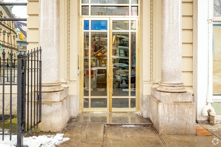 134 Broadway, Brooklyn, NY à louer - Photo du bâtiment - Image 3 de 6