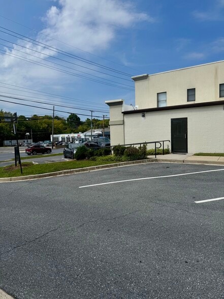 1713 Rosemont Ave, Frederick, MD for lease - Building Photo - Image 2 of 12