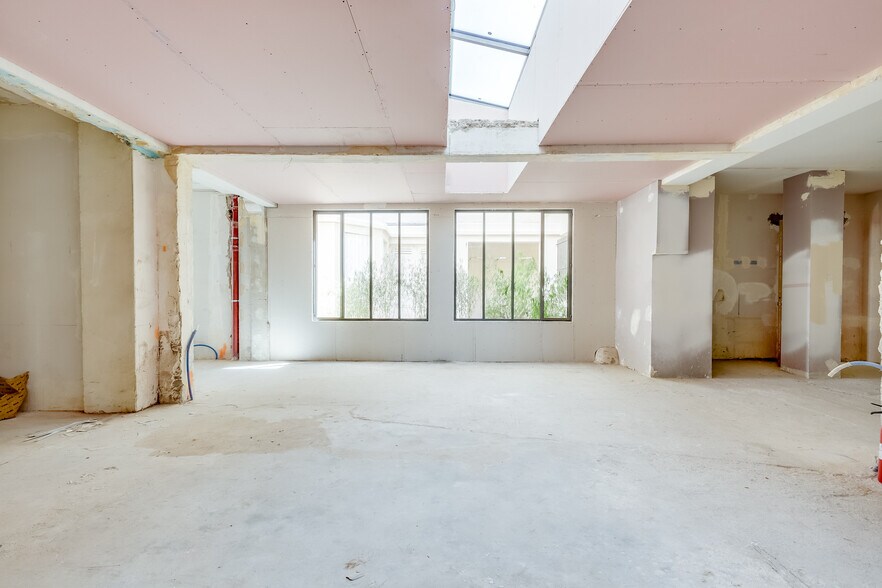 58 Rue Guy Môquet, Paris for lease - Building Photo - Image 3 of 11