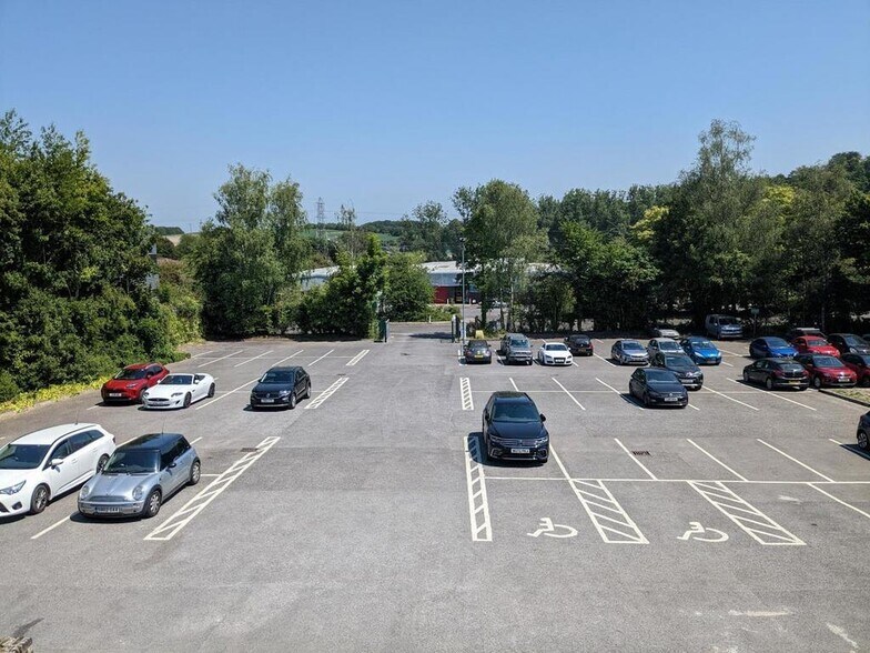 Wilson Rd, Alton à louer - Photo du bâtiment - Image 2 de 3