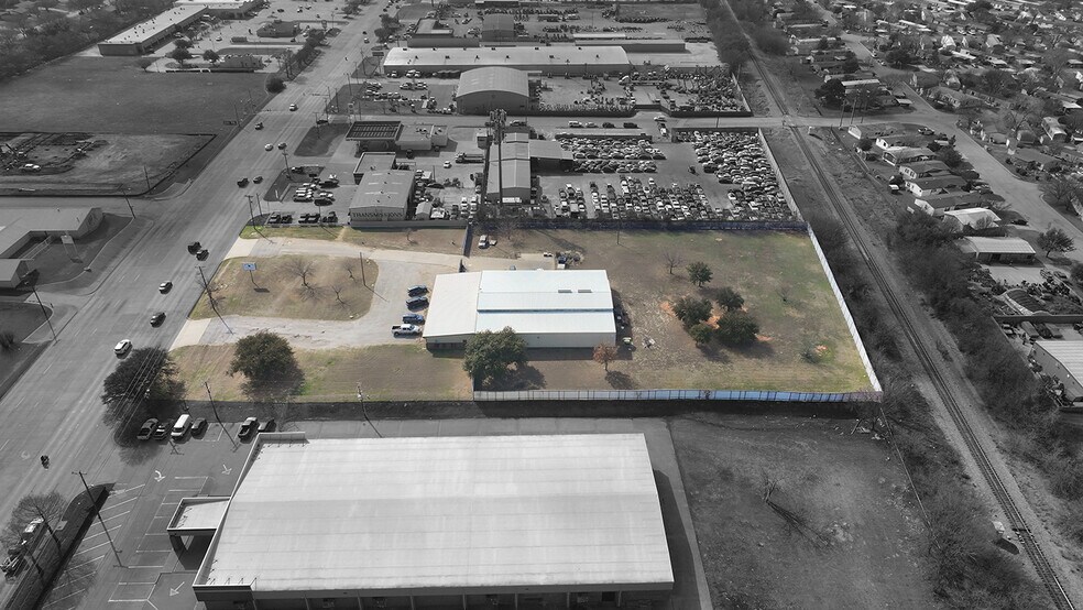 5801 Denton Hwy, Haltom City, TX à vendre - Photo du bâtiment - Image 2 de 8