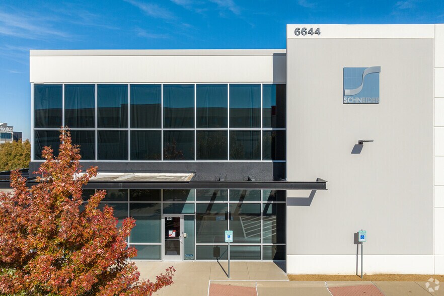 6644 All Stars Ave, Frisco, TX à louer - Photo du bâtiment - Image 2 de 7