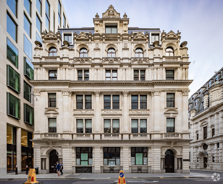 1 Lloyds Ave, London à louer - Photo du b timent - Image 3 de 6