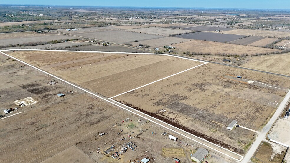 TBD Farm to Market Road 463, Natalia, TX à vendre - Photo du bâtiment - Image 3 de 22
