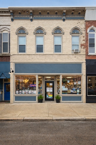 Plus de détails pour 116 N Bridge St, Chippewa Falls, WI - Commerce de détail à louer