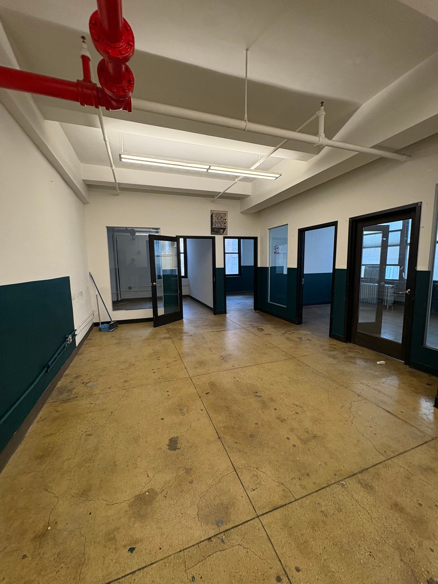 330 W 38th St, New York, NY for lease Interior Photo- Image 1 of 4