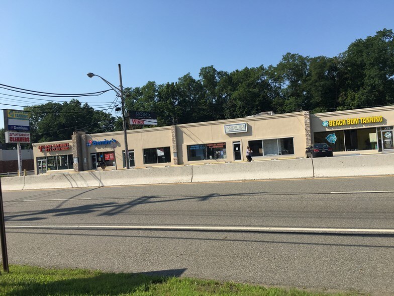319-325 State Route 10, East Hanover, NJ à louer - Photo du bâtiment - Image 3 de 7