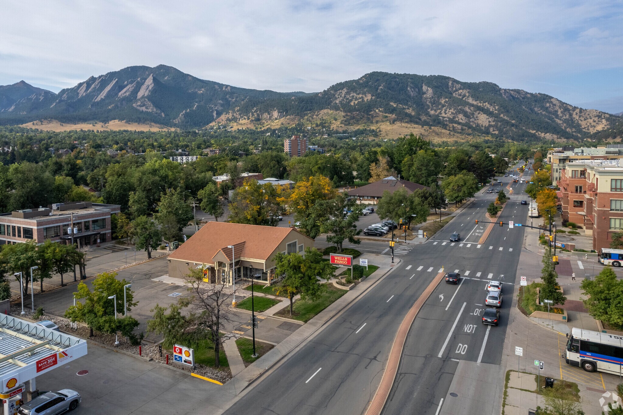 1420 Canyon Blvd, Boulder, CO à louer Aérien- Image 1 de 9