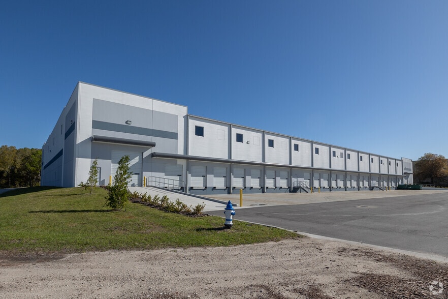 W. 12th & Edgewood Logistics Center portfolio of 2 properties for sale on LoopNet.ca - Building Photo - Image 2 of 2