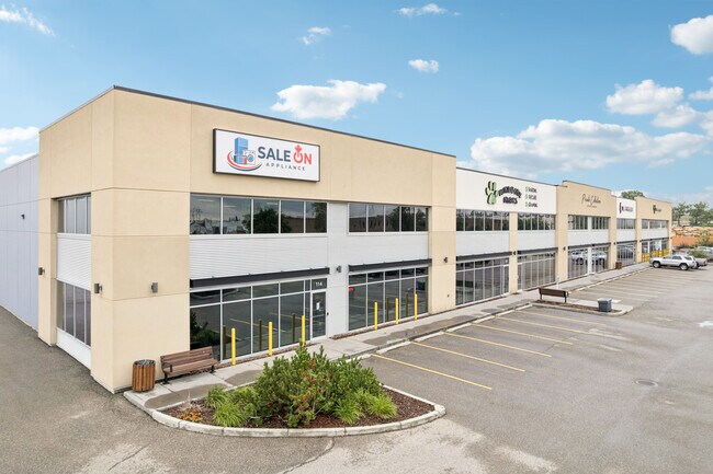 Plus de détails pour 620-630 46 Av NE, Calgary, AB - Industriel à louer