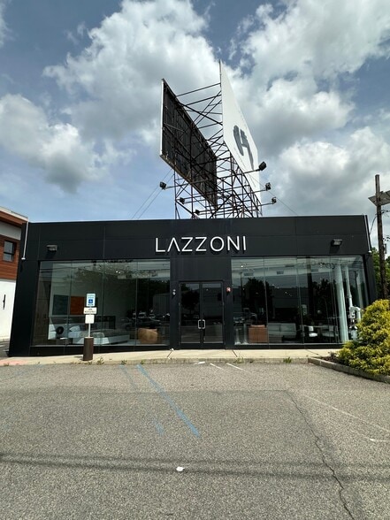 68 Route 17, Paramus, NJ for lease - Building Photo - Image 1 of 9