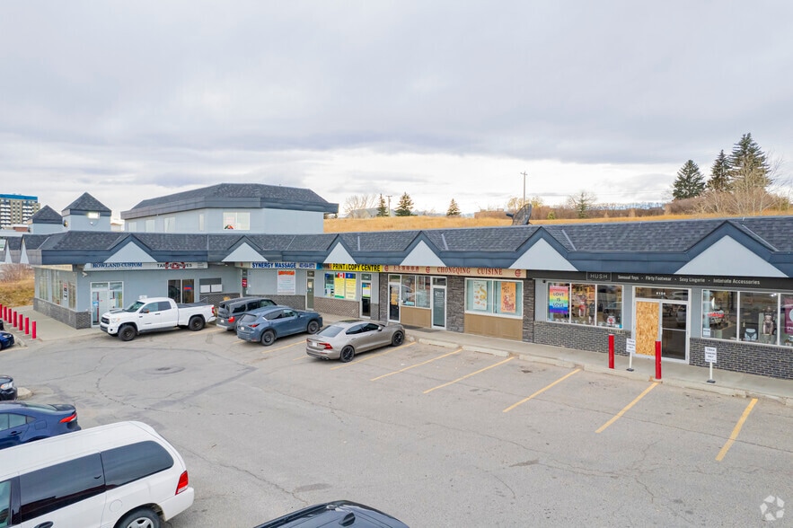 5211 Macleod Trl SW, Calgary, AB for sale - Primary Photo - Image 1 of 1