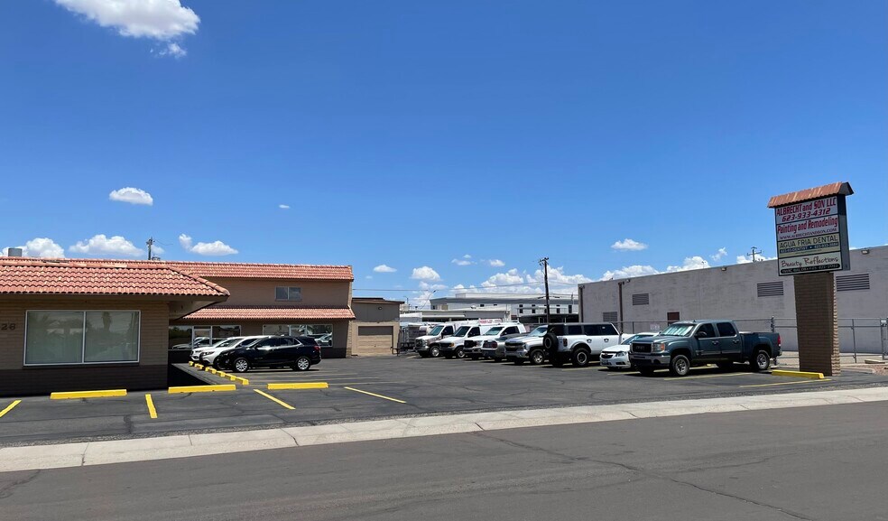 11126 W Wisconsin Ave, Youngtown, AZ à vendre - Photo du bâtiment - Image 2 de 12