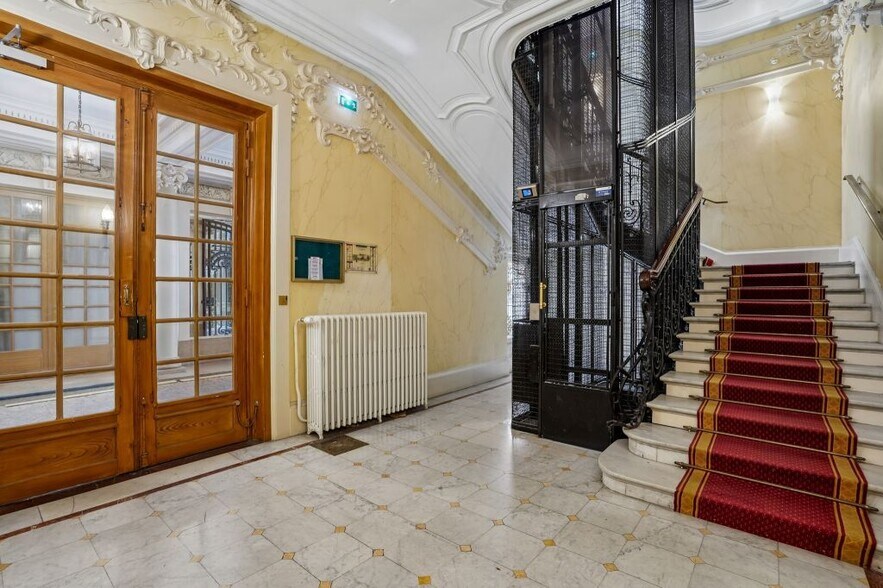 12-14 Avenue De La Grande Armée, Paris for lease - Lobby - Image 3 of 9