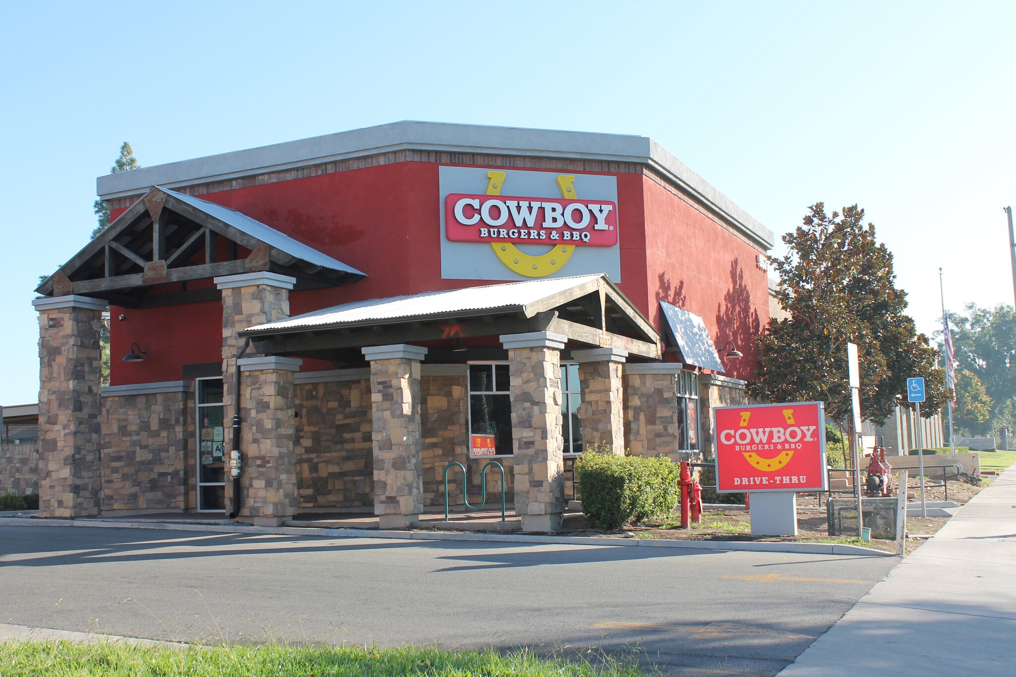 5573 Arlington Ave, Riverside, CA for lease Primary Photo- Image 1 of 7