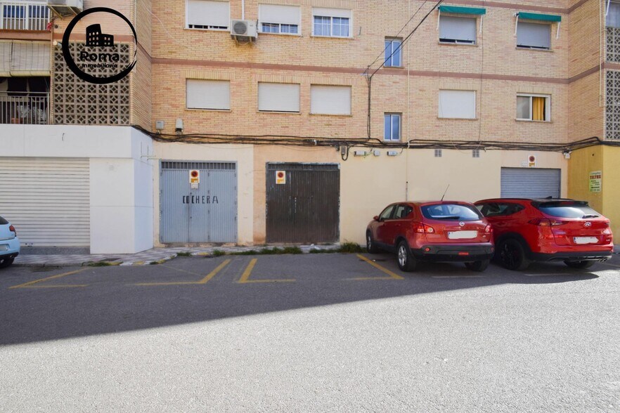 Calle Ingeniero Santa Cruz, 6, Granada, Granada for sale - Building Photo - Image 3 of 9
