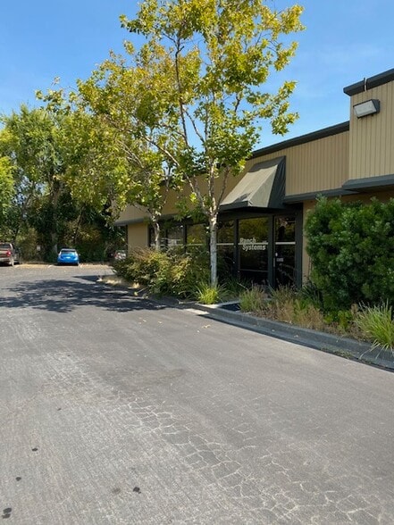 37 Commercial Blvd, Novato, CA for lease - Building Photo - Image 2 of 14