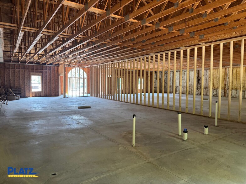 8170 South Ave, Youngstown, OH à louer - Photo du bâtiment - Image 2 de 9