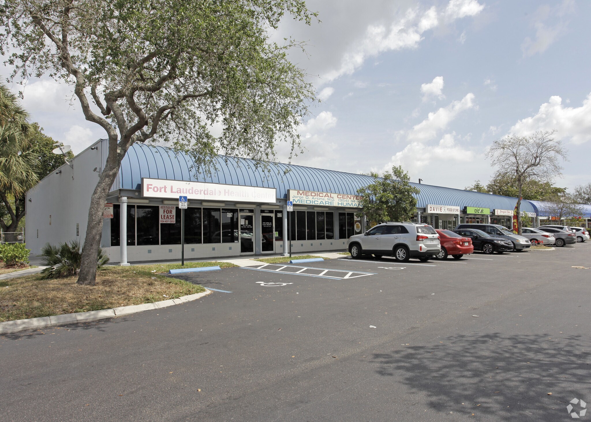 3255-3267 Davie Blvd, Fort Lauderdale, FL à louer Photo principale- Image 1 de 8