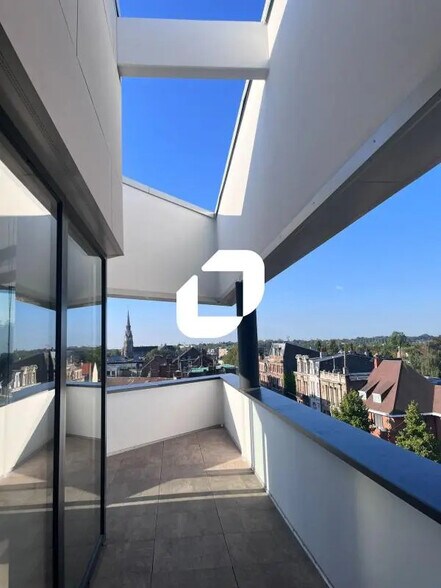 1 Rue Faidherbe, Tourcoing for lease - Interior Photo - Image 3 of 15