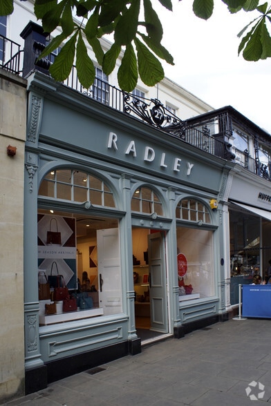 27 Promenade, Cheltenham à vendre - Photo du bâtiment - Image 2 de 9