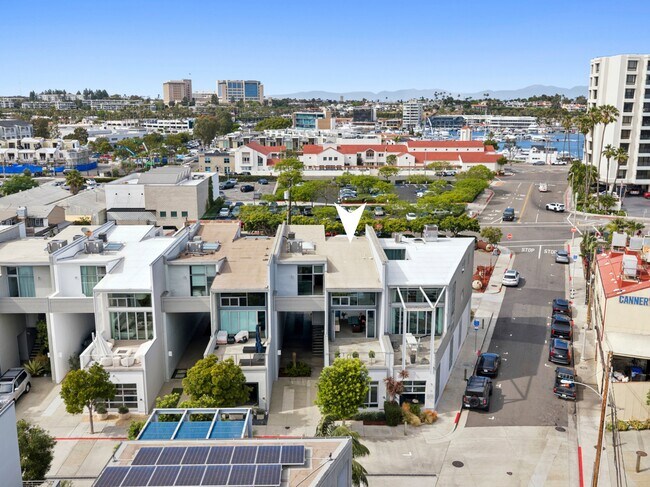 More details for 517 30th St, Newport Beach, CA - Retail for Sale