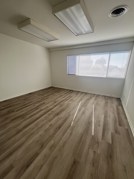 6210 Wilshire Blvd, Los Angeles, CA for lease - Interior Photo - Image 1 of 4