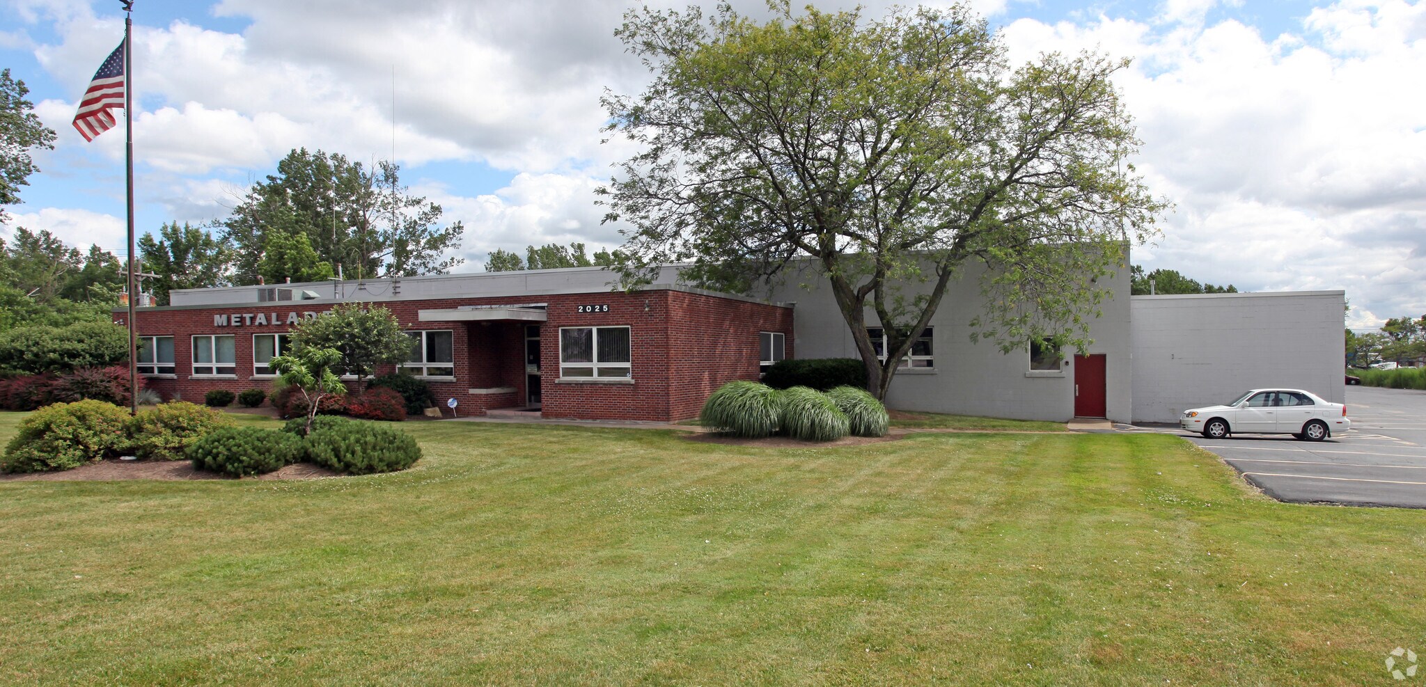 2025 Brighton Henrietta Town Line Rd, Rochester, NY à louer Photo principale- Image 1 de 57