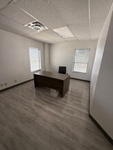 6501 Boeing Dr, El Paso, TX à louer Photo du bâtiment- Image 1 de 17