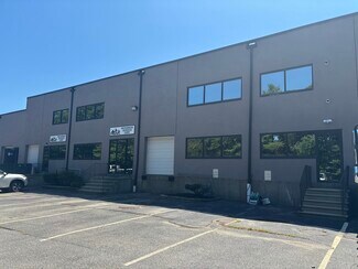Plus de détails pour 35 Corporate Park Dr, Pembroke, MA - Industriel à louer