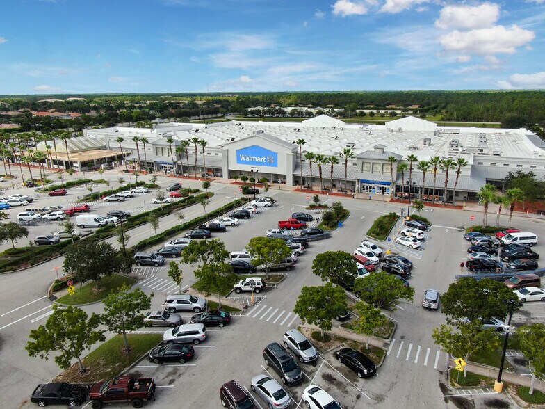 9960 Business Cir, Naples, FL for lease - Building Photo - Image 3 of 7
