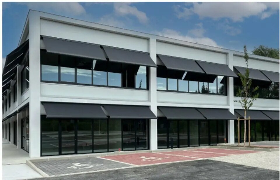 Flex in Collégien for lease Building Photo- Image 1 of 3