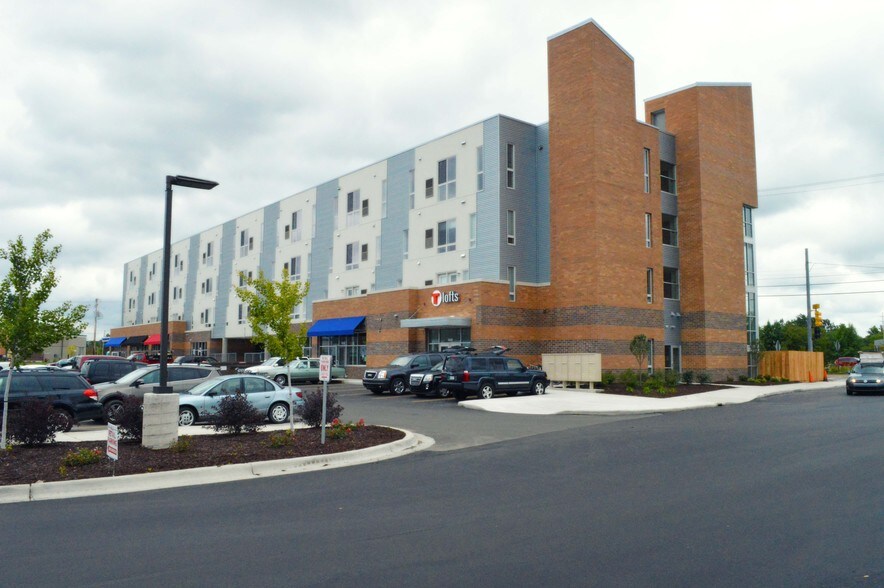 1024-1030 Trowbridge Rd, East Lansing, MI à louer - Photo du bâtiment - Image 3 de 11