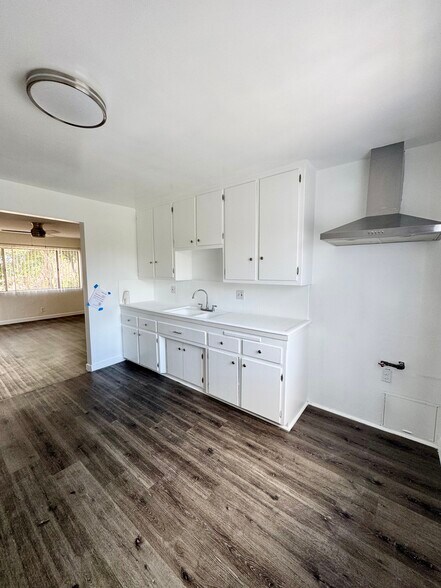 451 S Breed St, Los Angeles, CA à vendre - Photo principale - Image 1 de 17