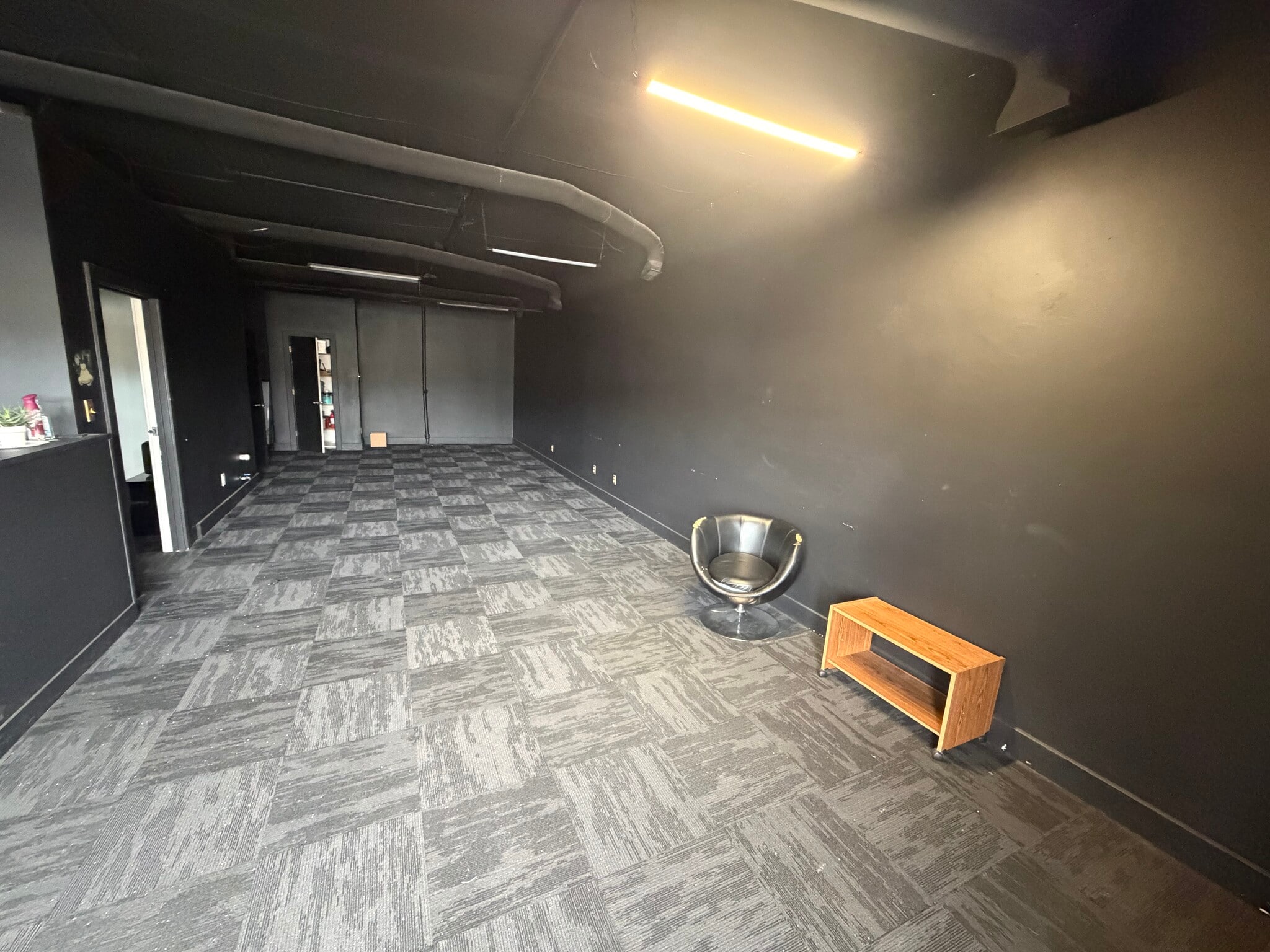 2701-2745 Beaver Ave, Des Moines, IA for lease Interior Photo- Image 1 of 3