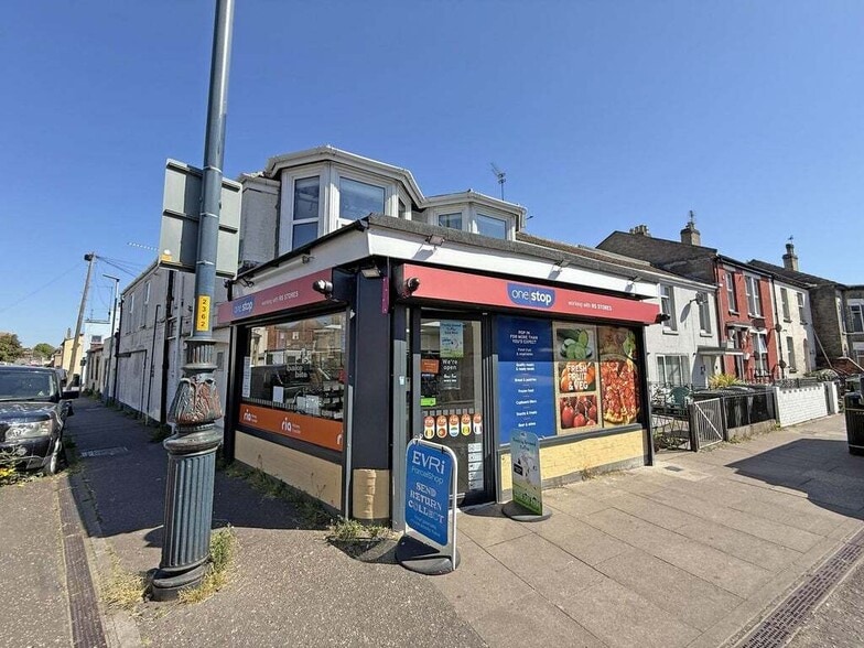 6 St Peters Rd, Great Yarmouth for sale - Building Photo - Image 2 of 24