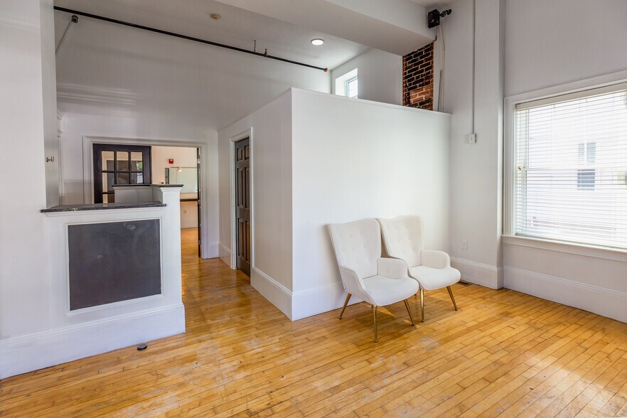 310 Court St, Plymouth, MA à vendre - Photo du bâtiment - Image 3 de 18