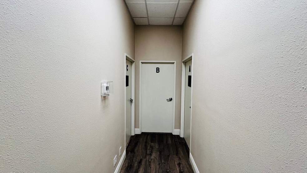 15447 Anacapa Rd, Victorville, CA for lease - Interior Photo - Image 2 of 28